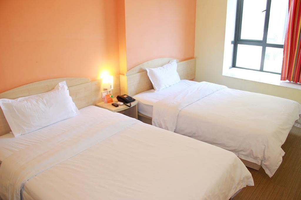 7Days Inn Qingdao Haiyunan Xinglong Road Номер фото
