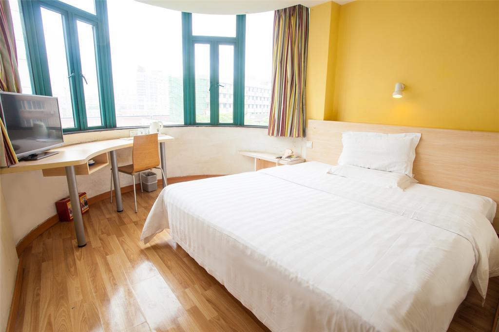 7Days Inn Qingdao Haiyunan Xinglong Road Номер фото