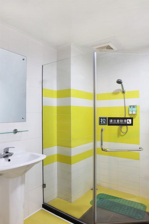 7Days Inn Qingdao Haiyunan Xinglong Road Номер фото
